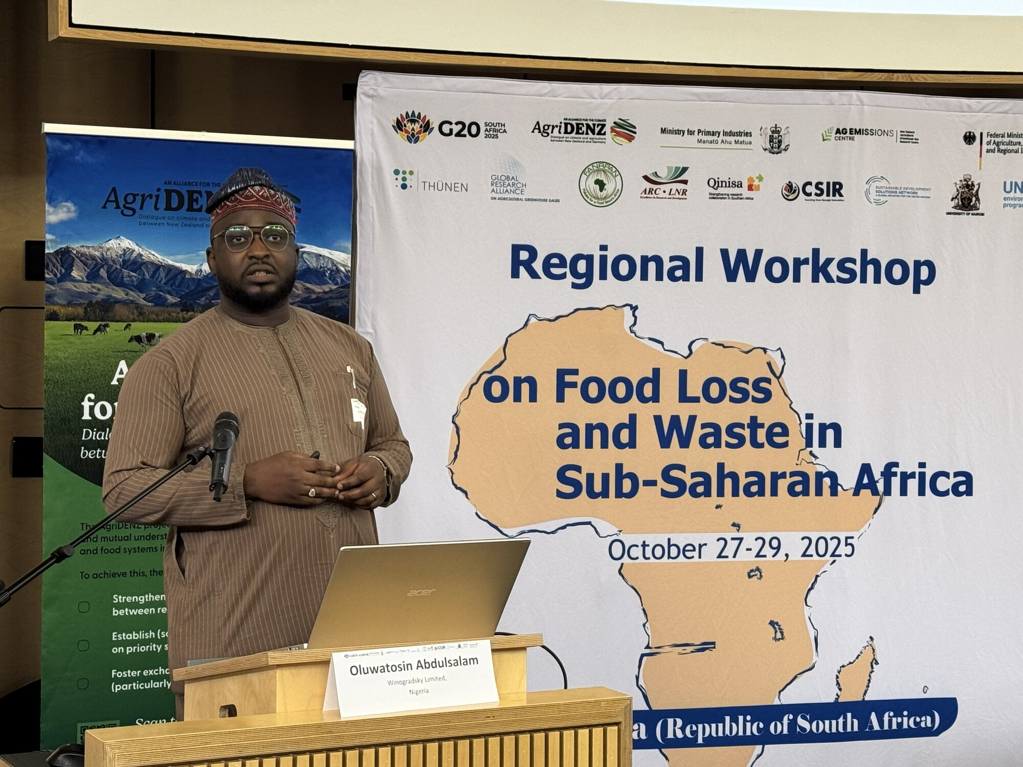 Oluwatosin Abdulsalam (Winogradsky Limited, Nigeria) sharing his business model in session 3