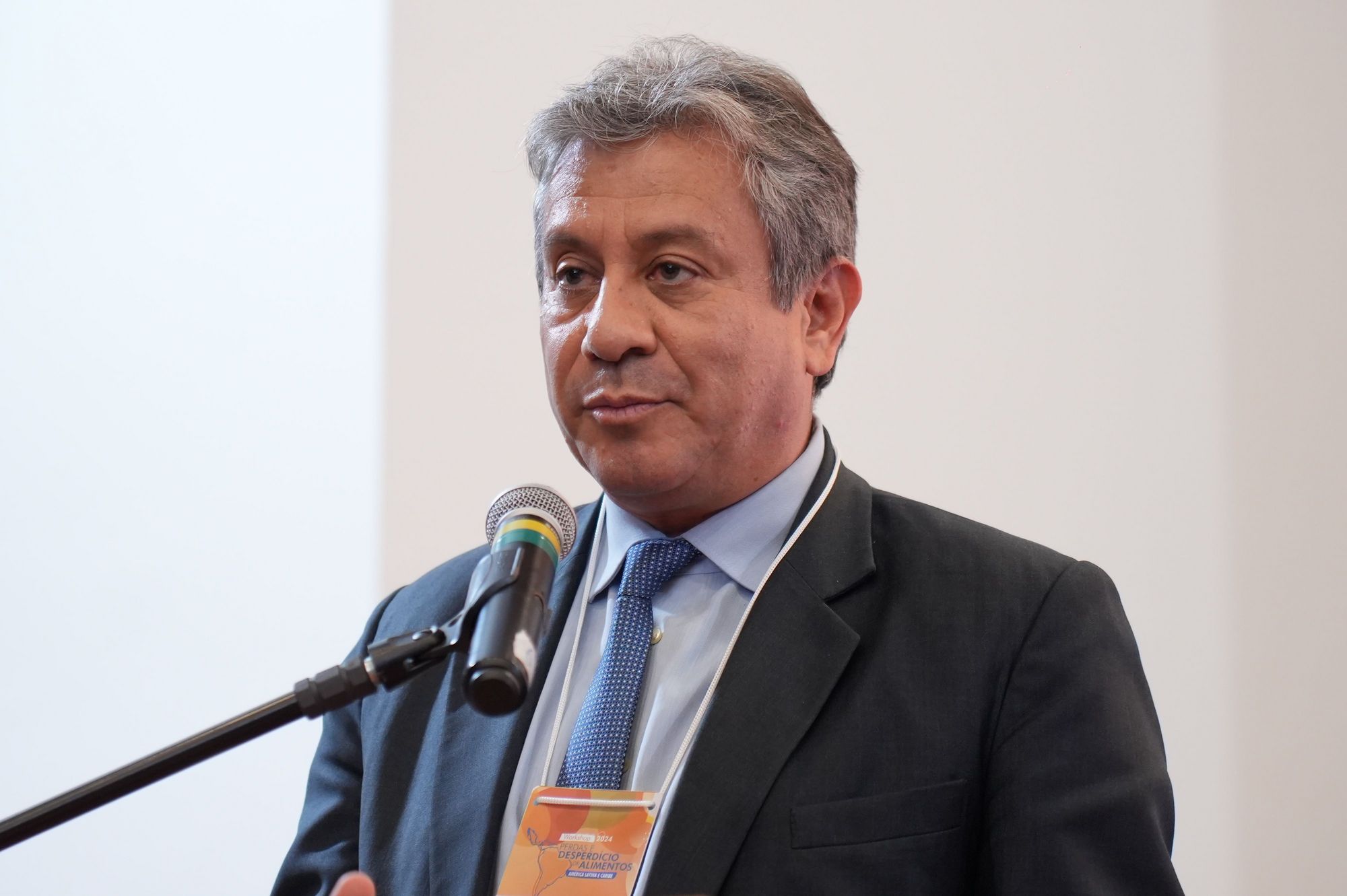 Mr Jorge Alberto Meza Robayo welcomes the participants on behalf of FAO Brazil.