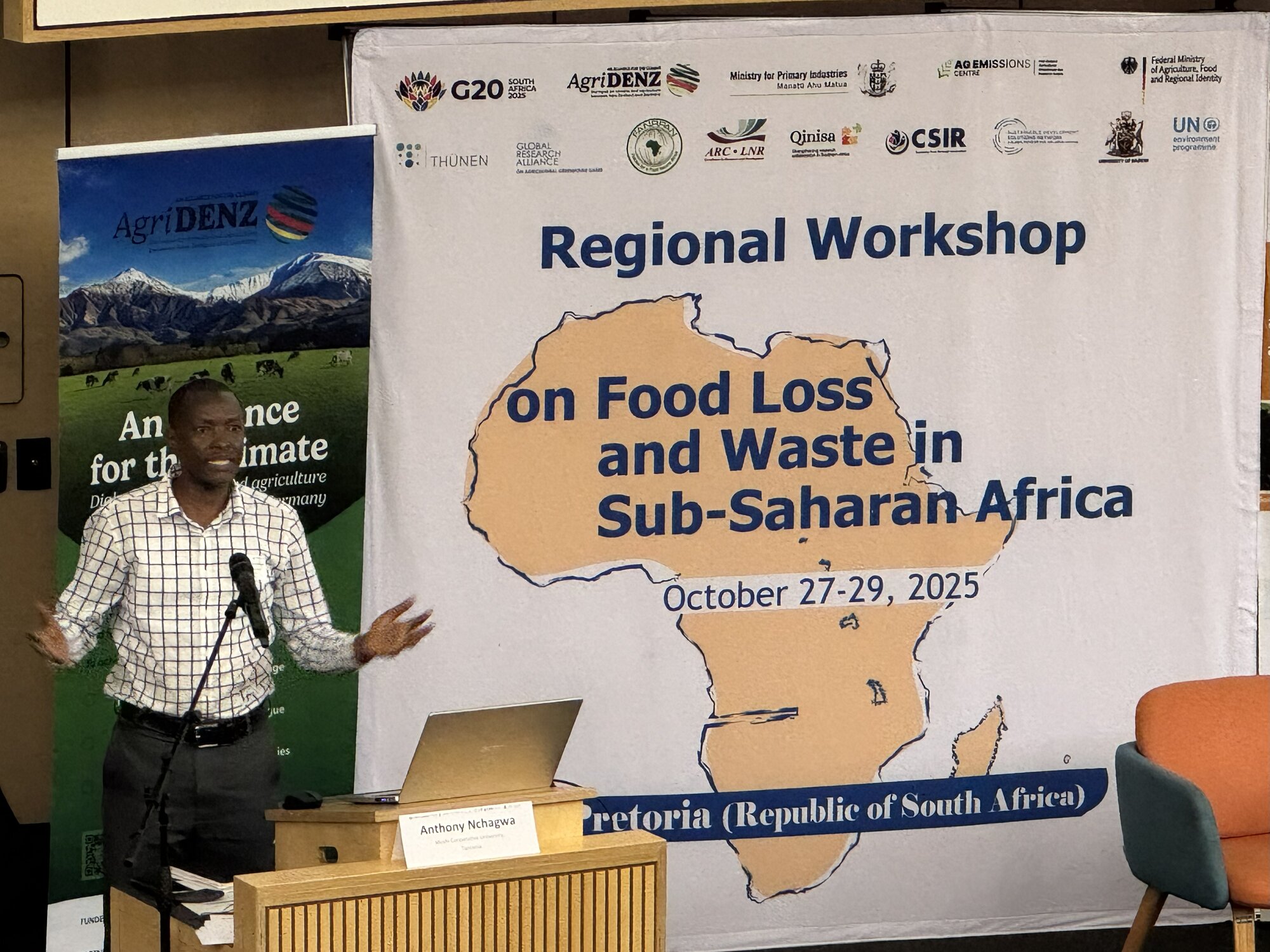 Anthony Nchagwa (Moshi Cooperative University, Tanzania) explaining his research results 