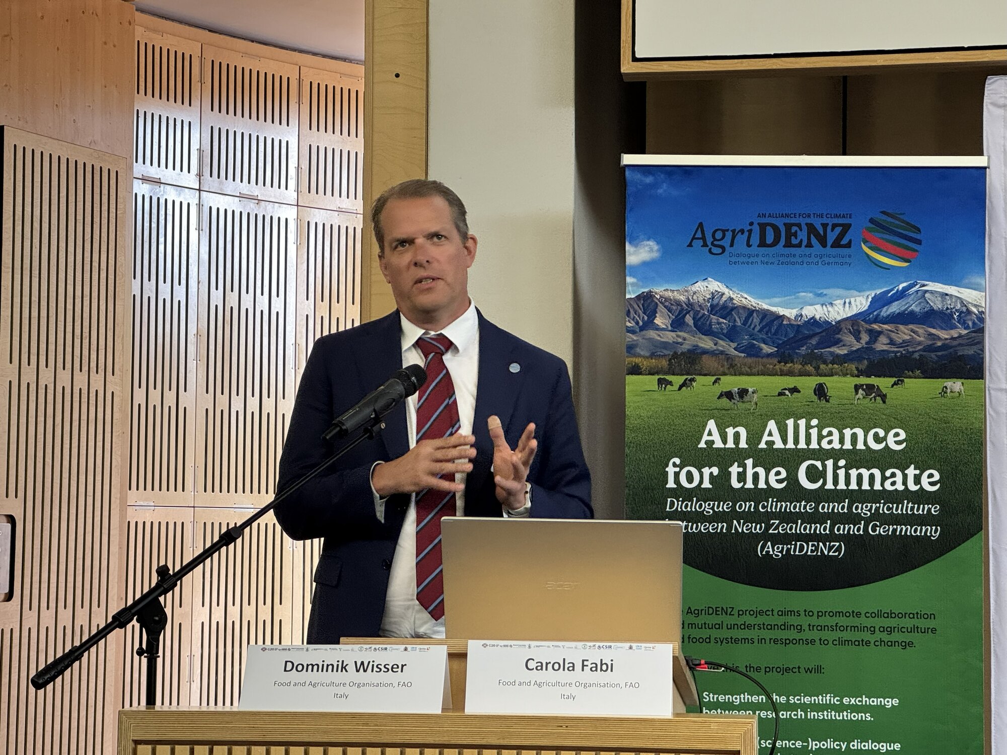 Dominik Wisser (Food and Agriculture Organisation, FAO, Italy) explaining the FAO model