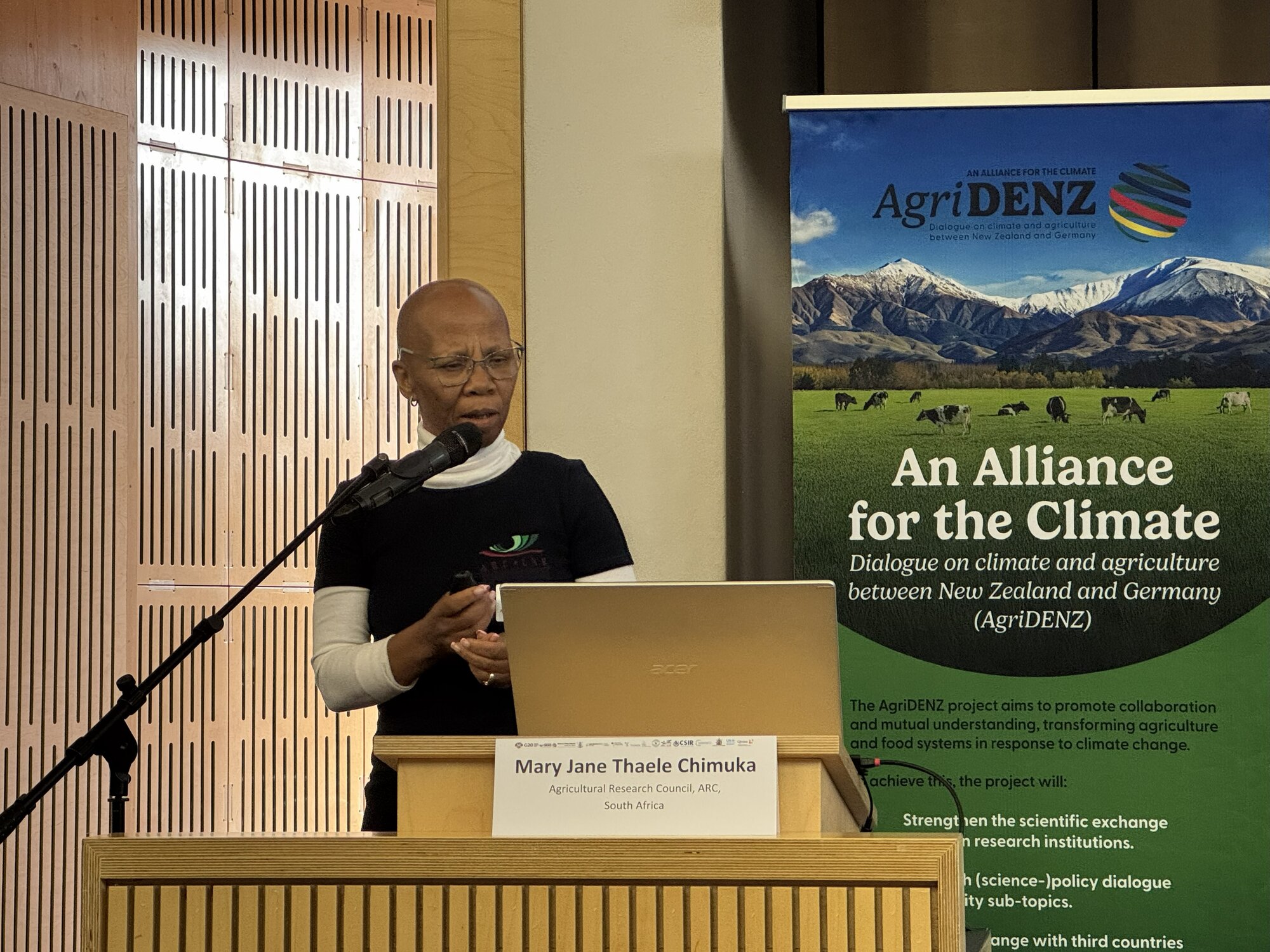Mary Jane Thaele Chimuka (Agricultural Research Council, ARC, South Africa) presenting her research results