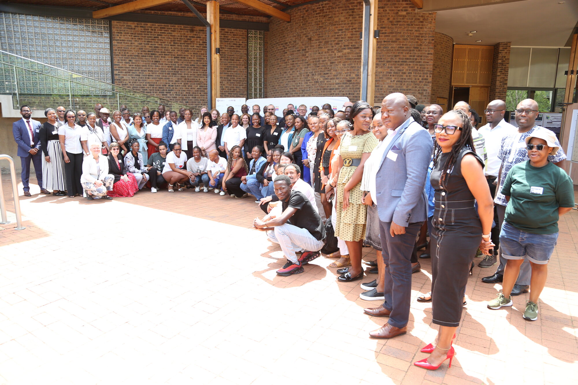 Group photo with all participants