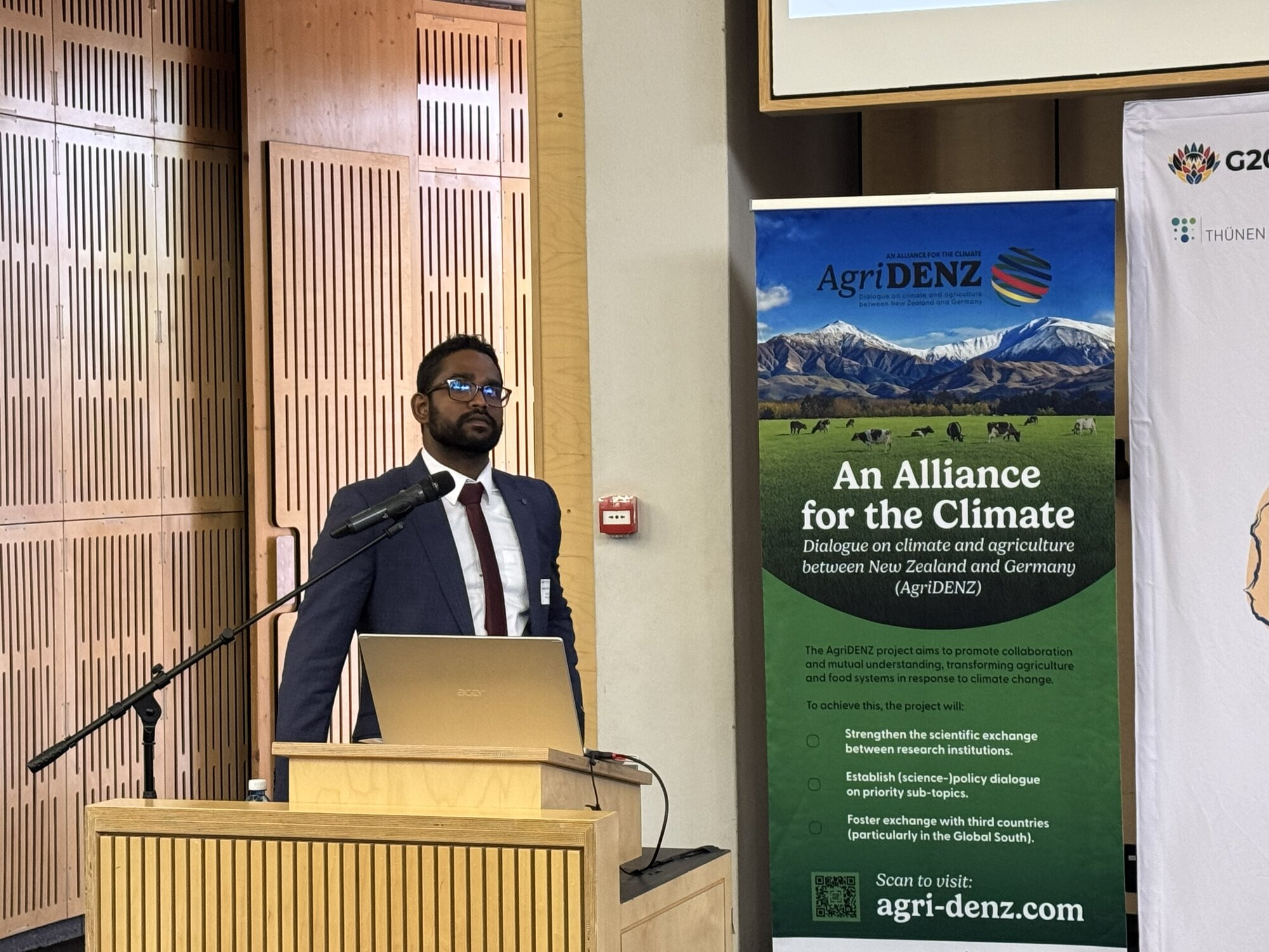 Chanjief Chandrakumar (Global Research Alliance, New Zealand) chairing session 2