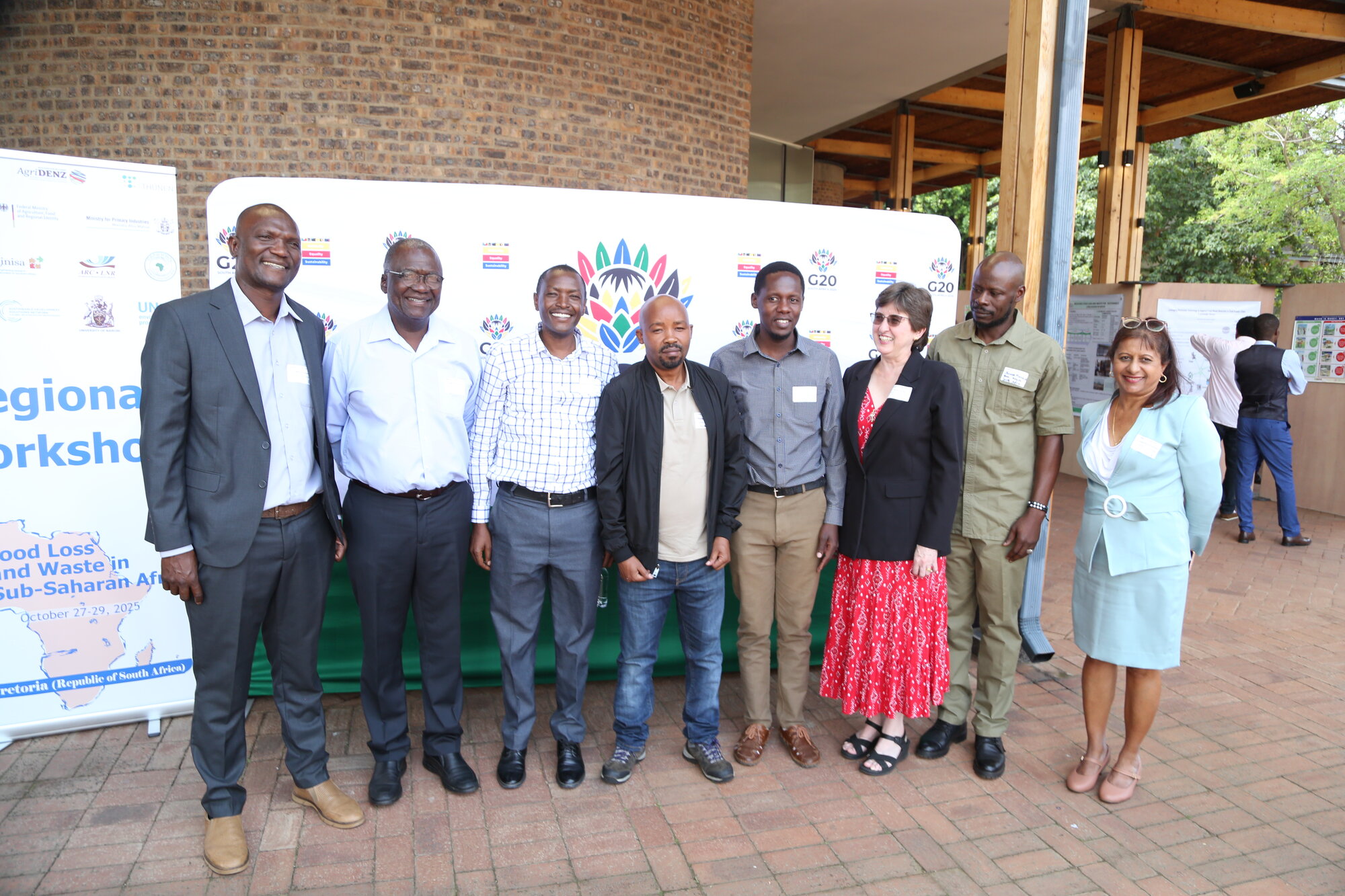 Group photo with participants from Zimbabwe, Tanzania, South Africa and Mauritius